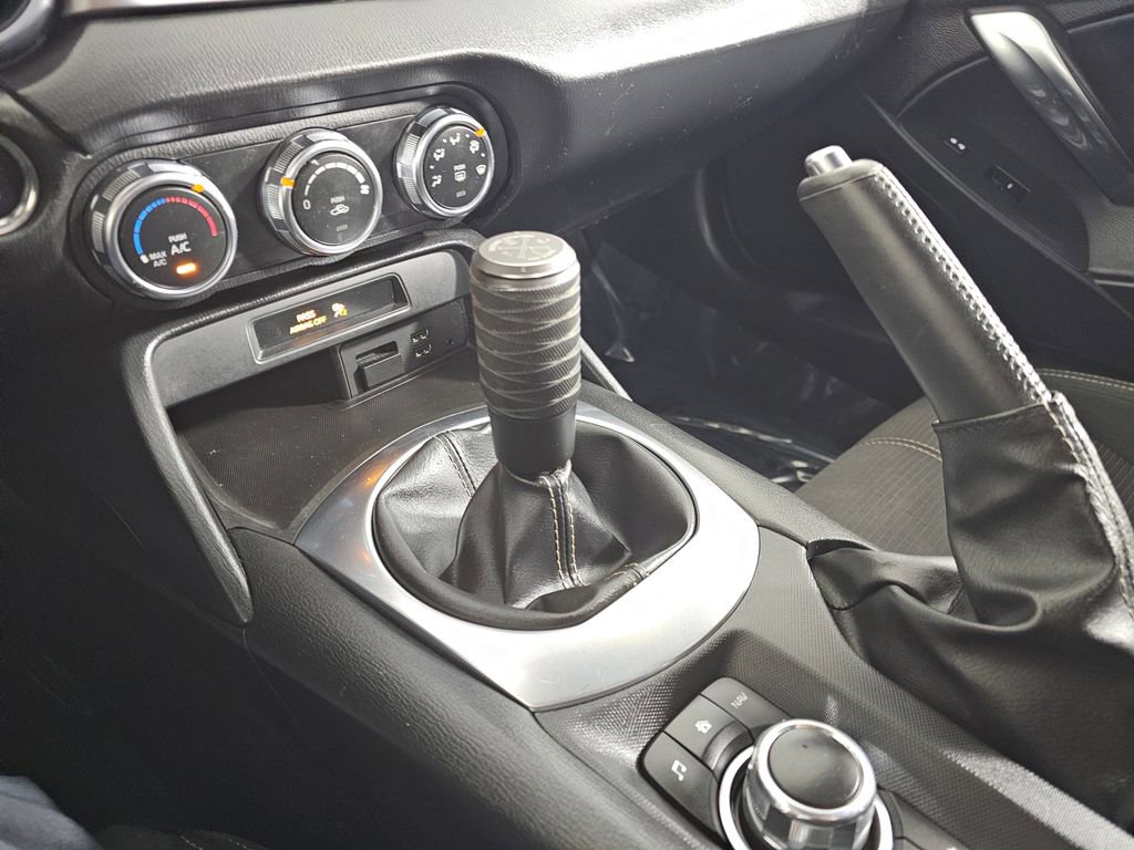 Used 2017 FIAT 124 Spider Classica image 27