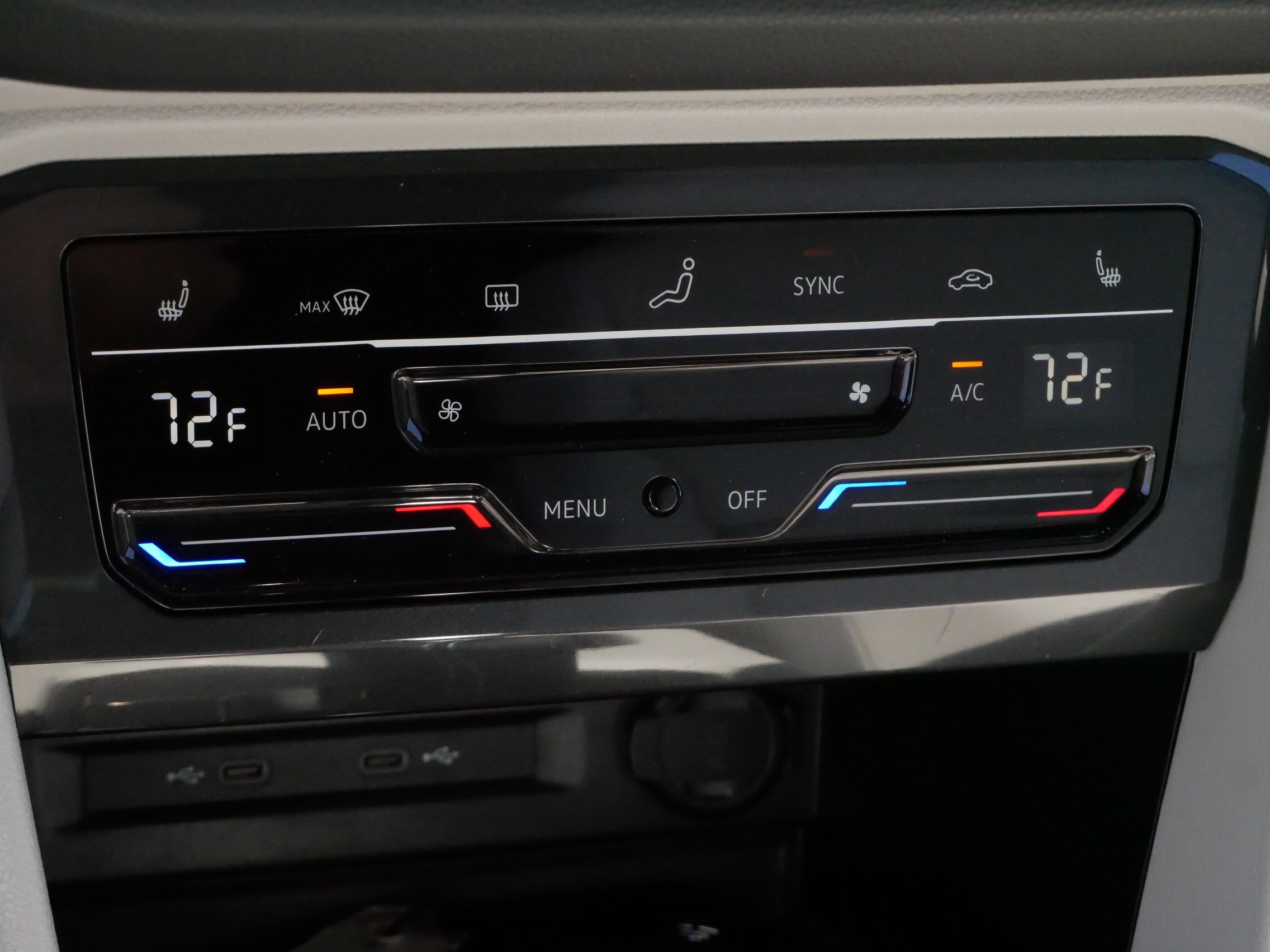Certified 2024 Volkswagen Tiguan SE R-Line FWD image 23