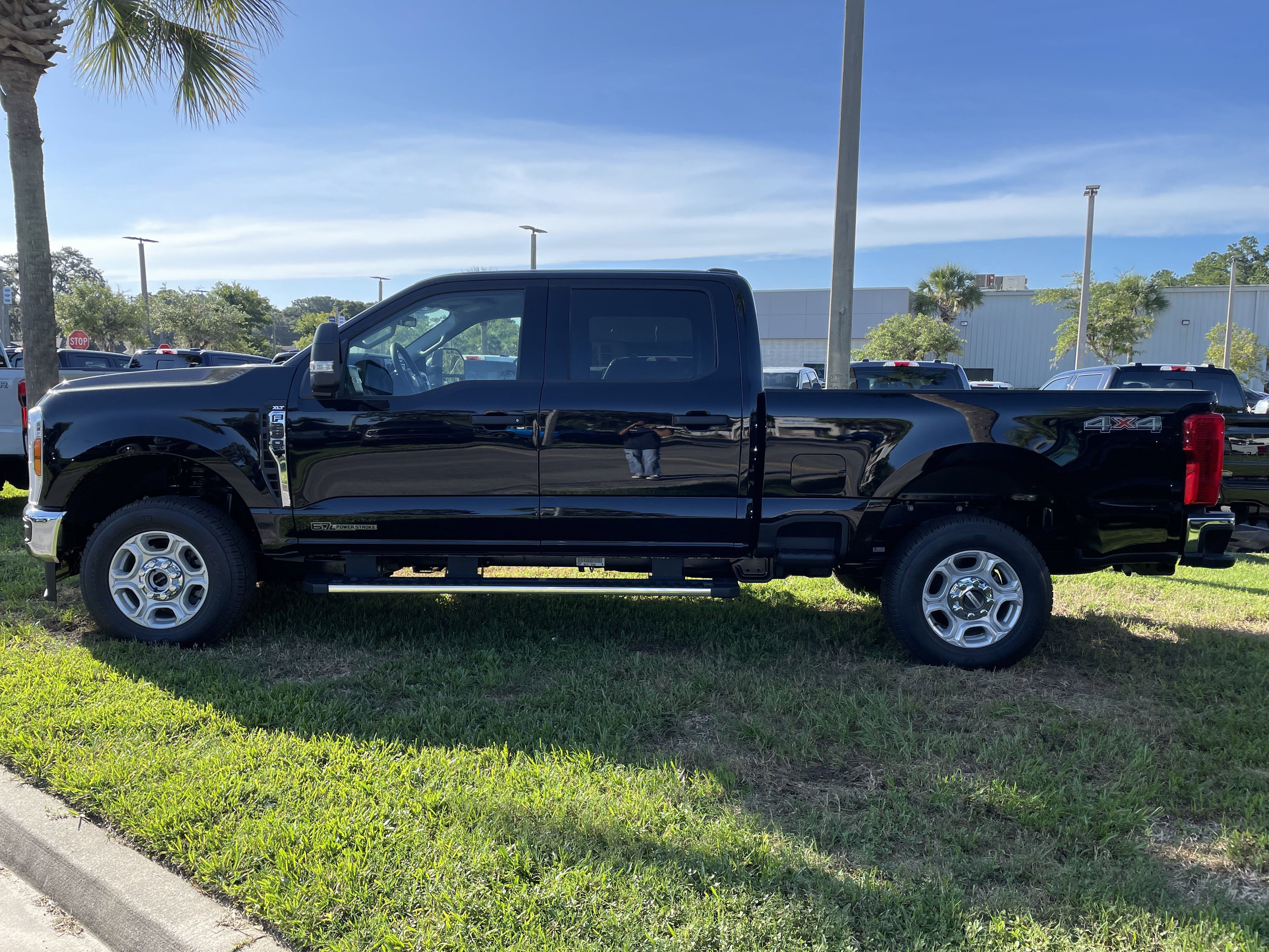 New 2025 Ford F250 XLT image 4