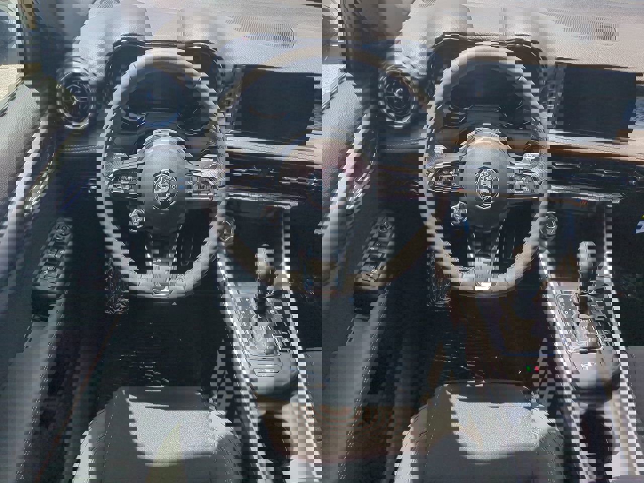 New 2025 Alfa Romeo Tonale image 14