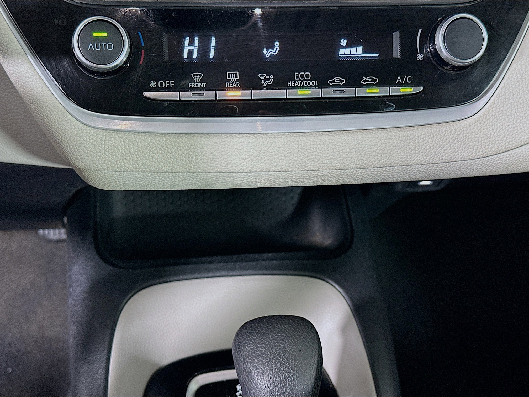 Used 2024 Toyota Corolla LE image 23