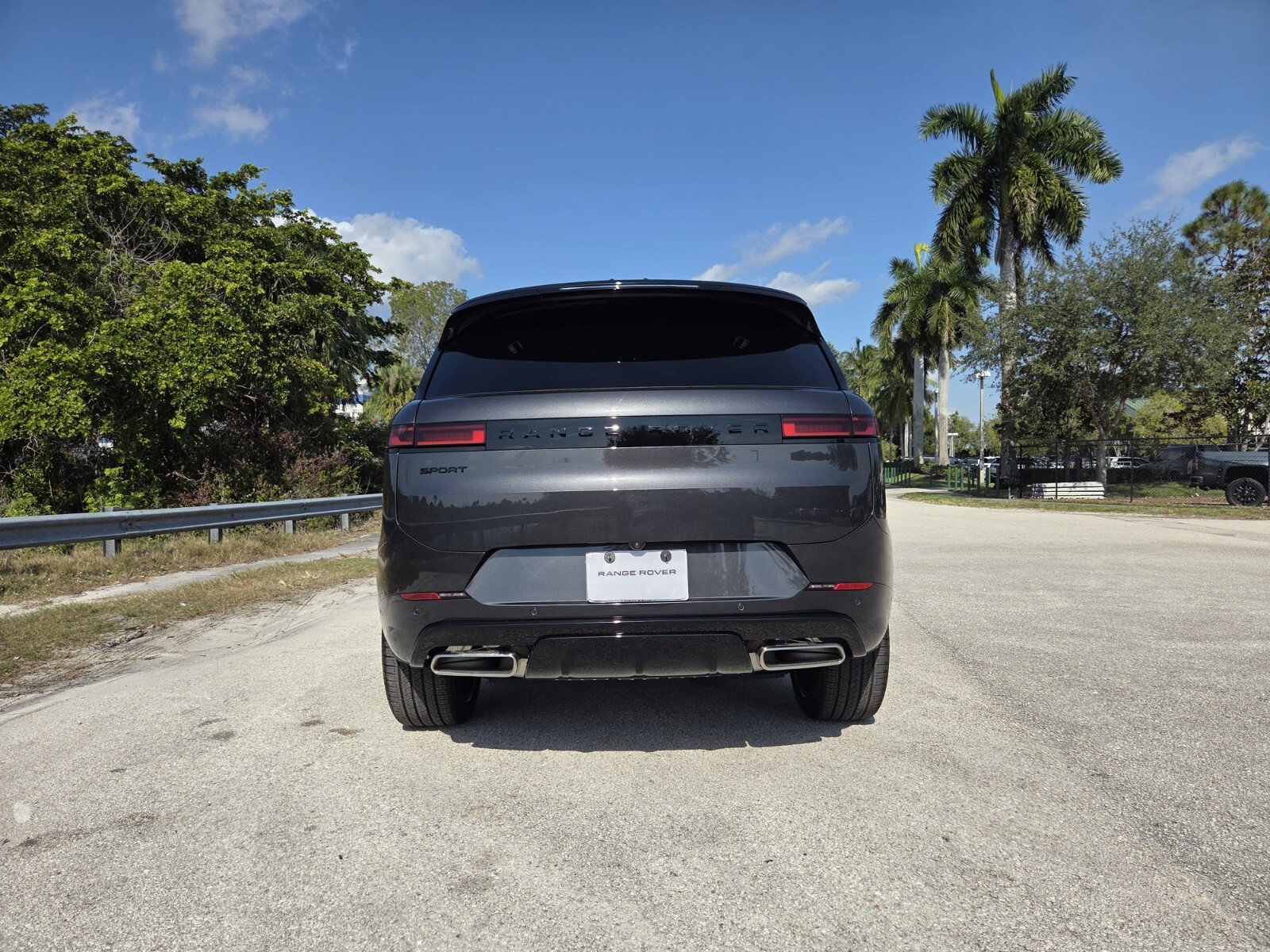 New 2025 Land Rover Range Rover Sport Dynamic SE image 6