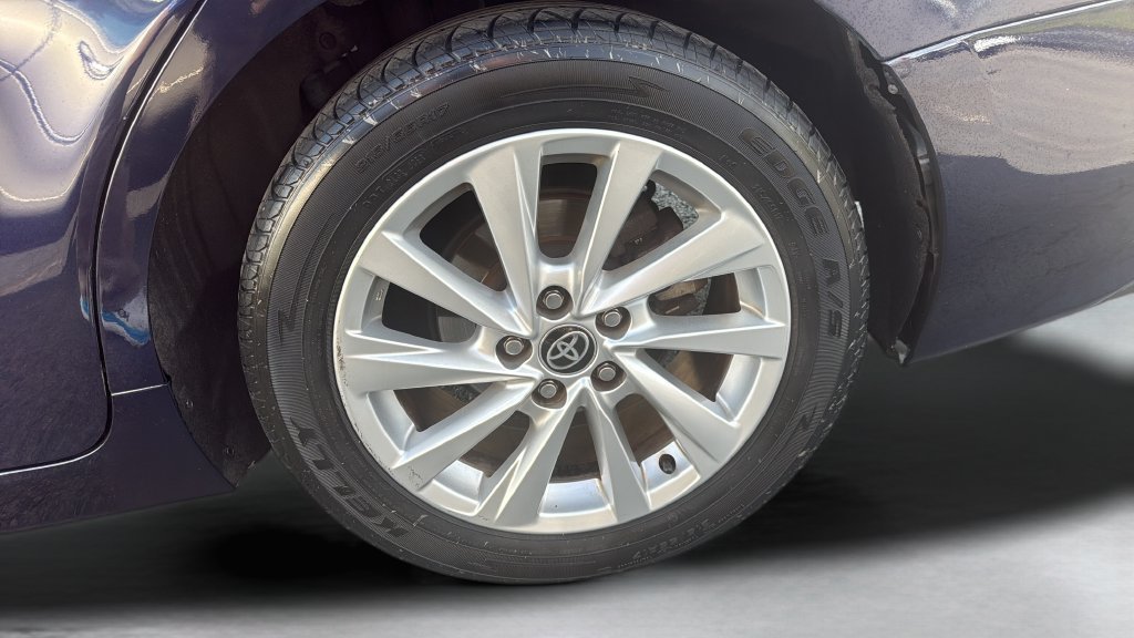 Used 2021 Toyota Camry LE FWD image 9
