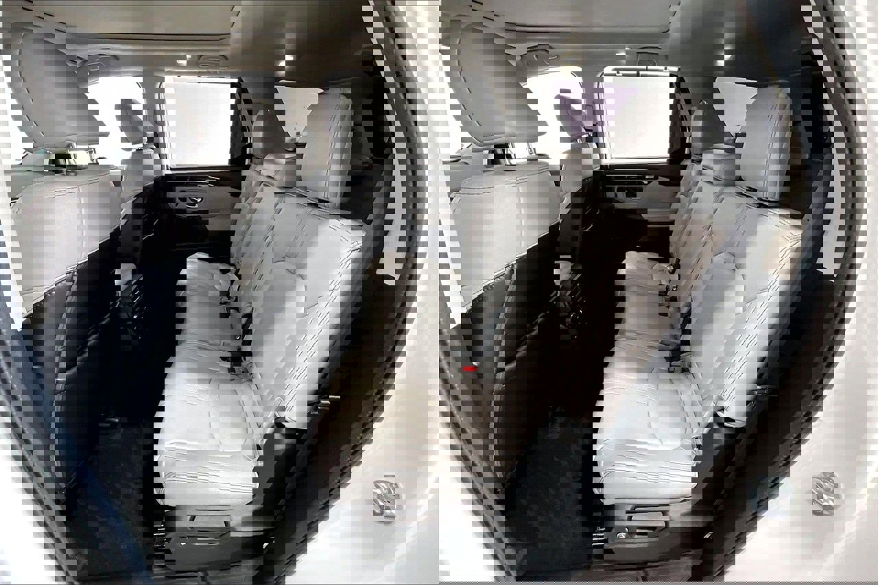 Used 2024 Honda Pilot Touring image 19