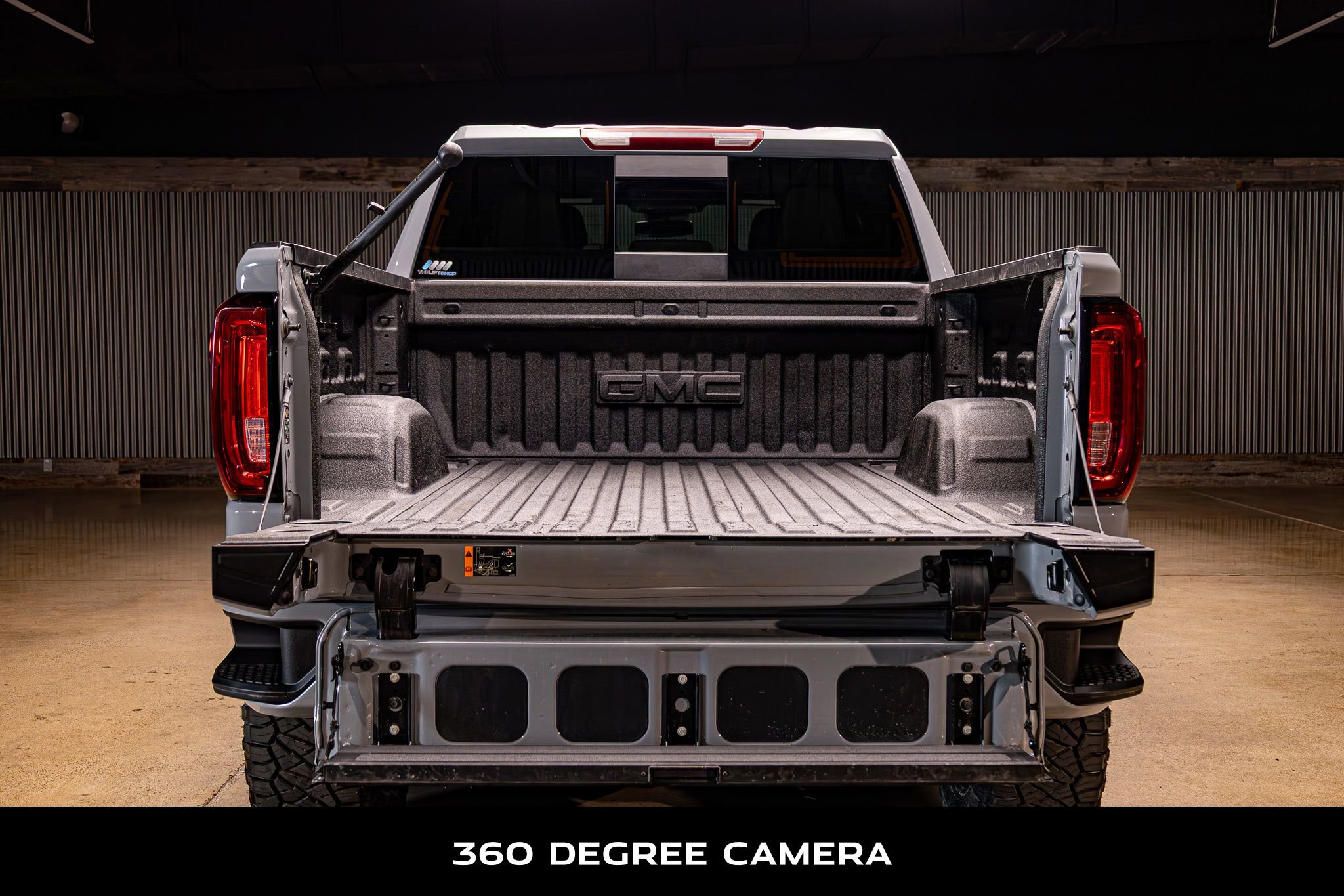 Used 2025 GMC Sierra 1500 AT4 w/ AT4 Premium Package AWD/4WD image 8