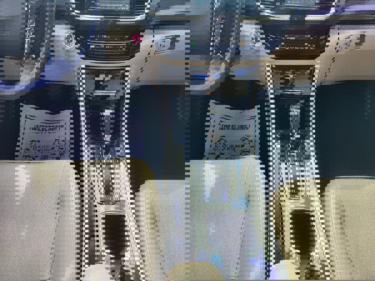 Used 2017 Honda Accord Touring image 24