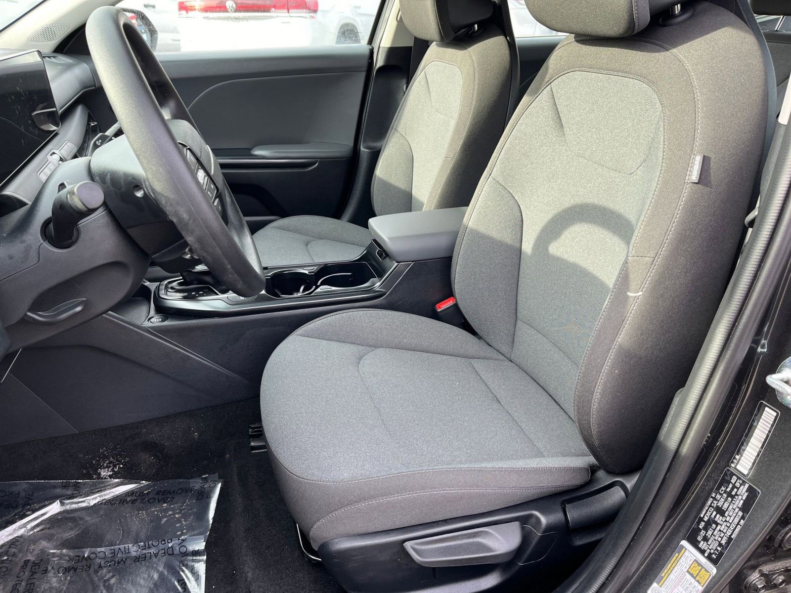 Used 2025 Kia K4 LXS image 32