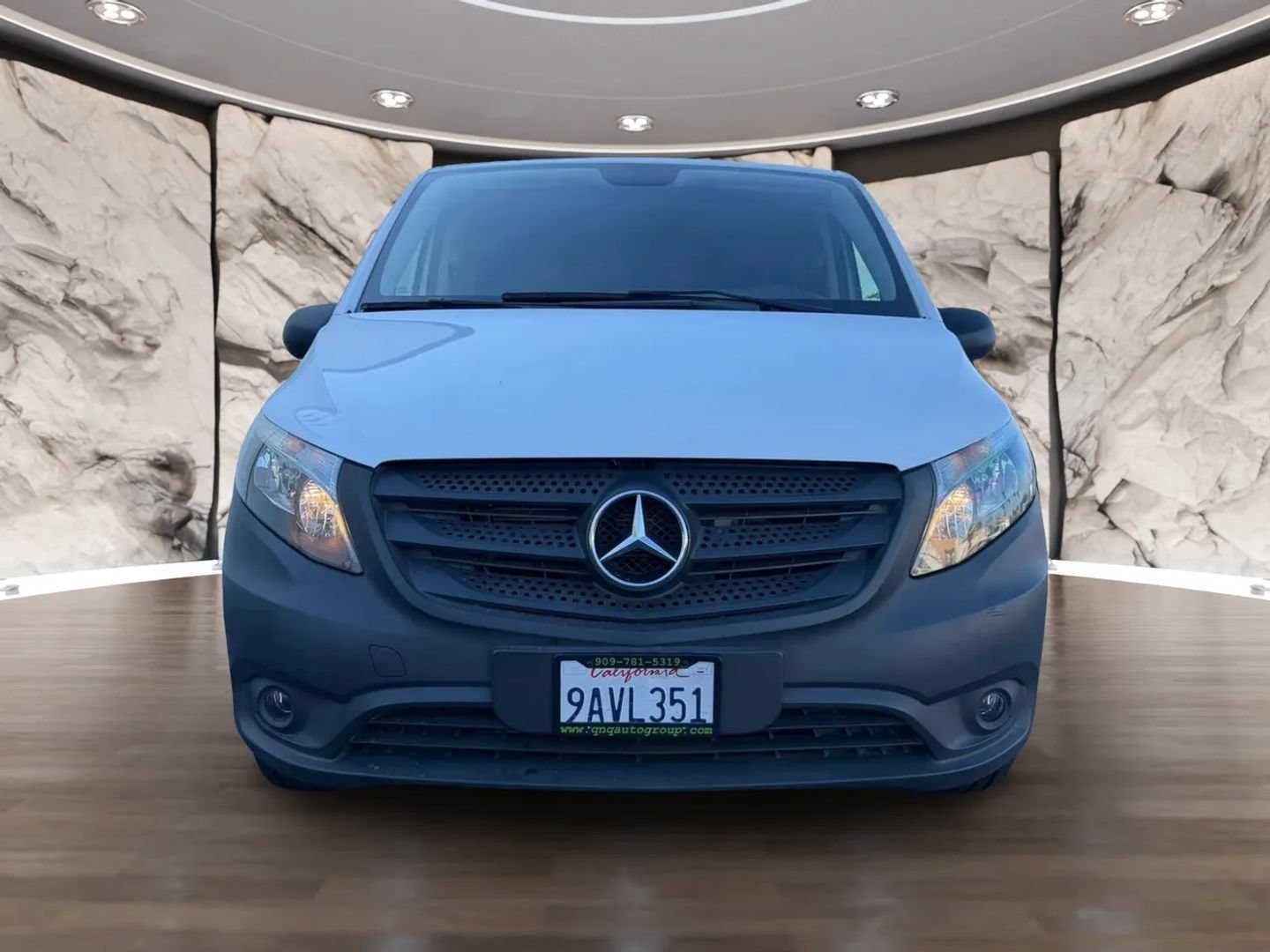 Used 2022 Mercedes-Benz Metris image 2