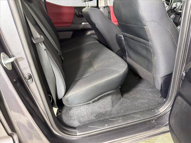 Used 2021 Toyota Tacoma SR5 AWD/4WD image 15