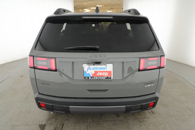 New 2026 Jeep Cherokee Laredo image 4