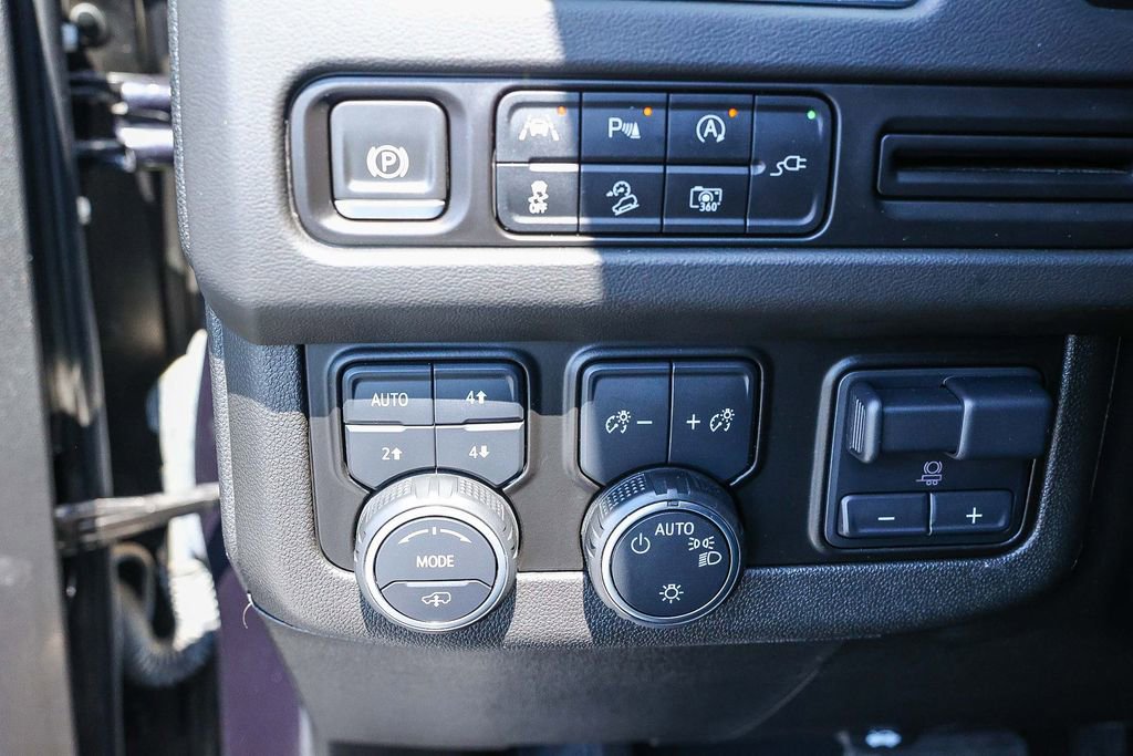 Used 2022 Chevrolet Suburban Z71 w/ Z71 Off-Road Package image 37