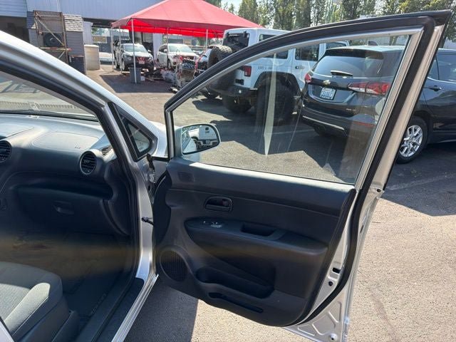 Used 2009 Kia Rondo LX FWD image 17