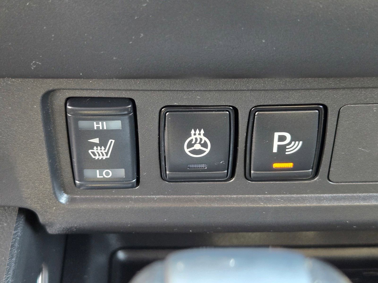 Used 2025 Nissan Frontier SV w/ SV Convenience Package RWD image 28