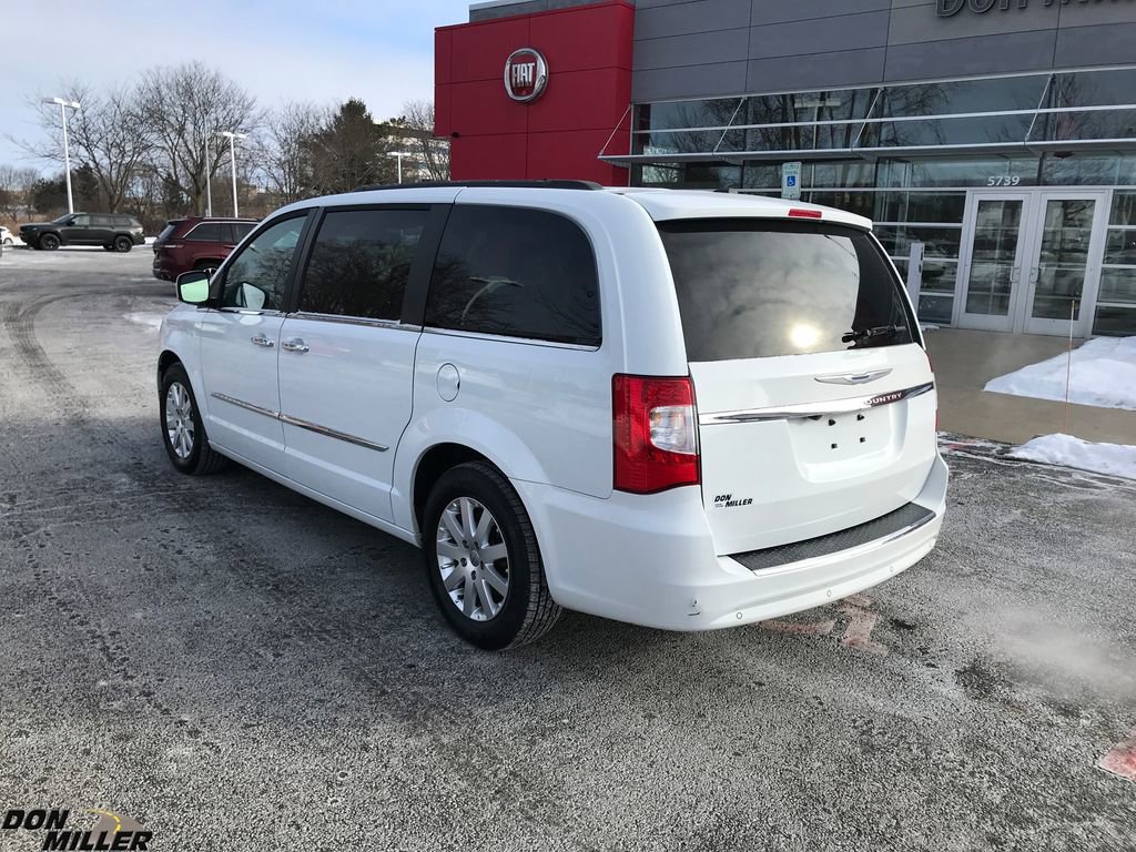 Certified 2016 Chrysler Town & Country Touring w/ Driver Convenience Group image 7