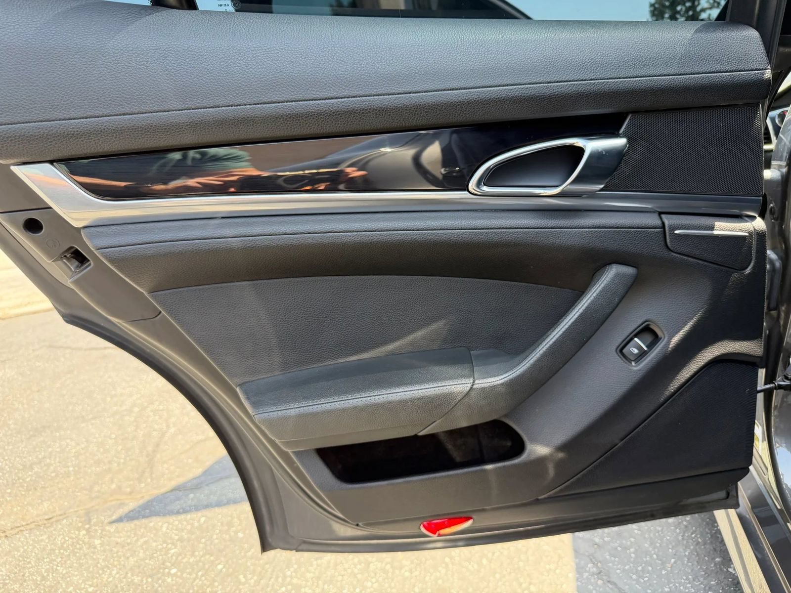 Used 2014 Porsche Panamera 4 AWD/4WD image 31