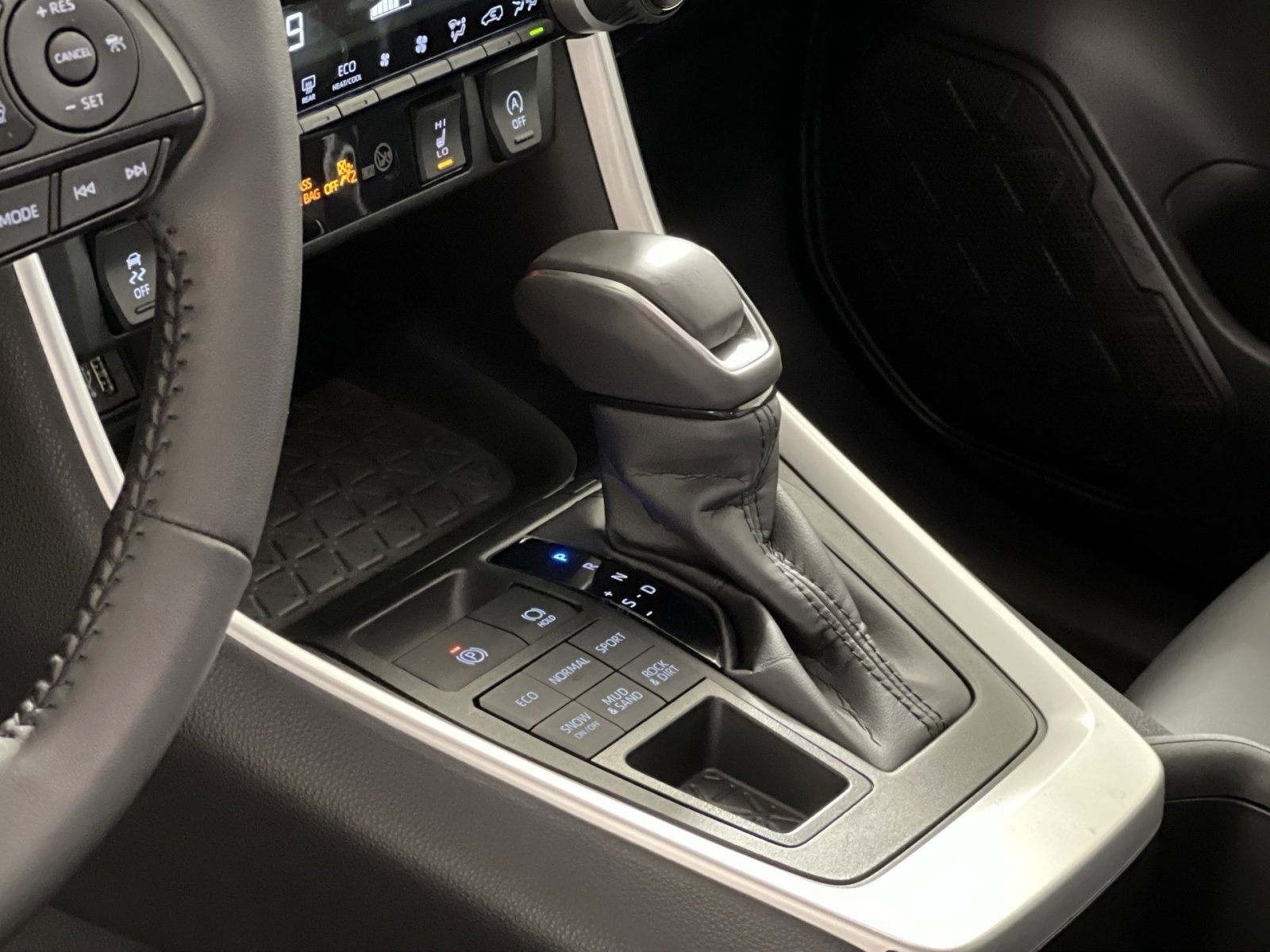 Used 2024 Toyota RAV4 XLE Premium w/ Weather Package image 20