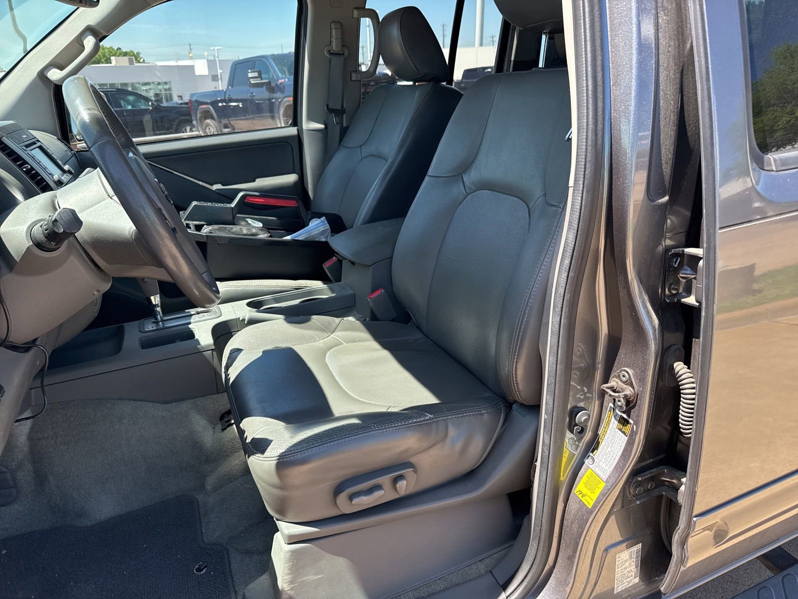 Used 2016 Nissan Frontier SL image 13