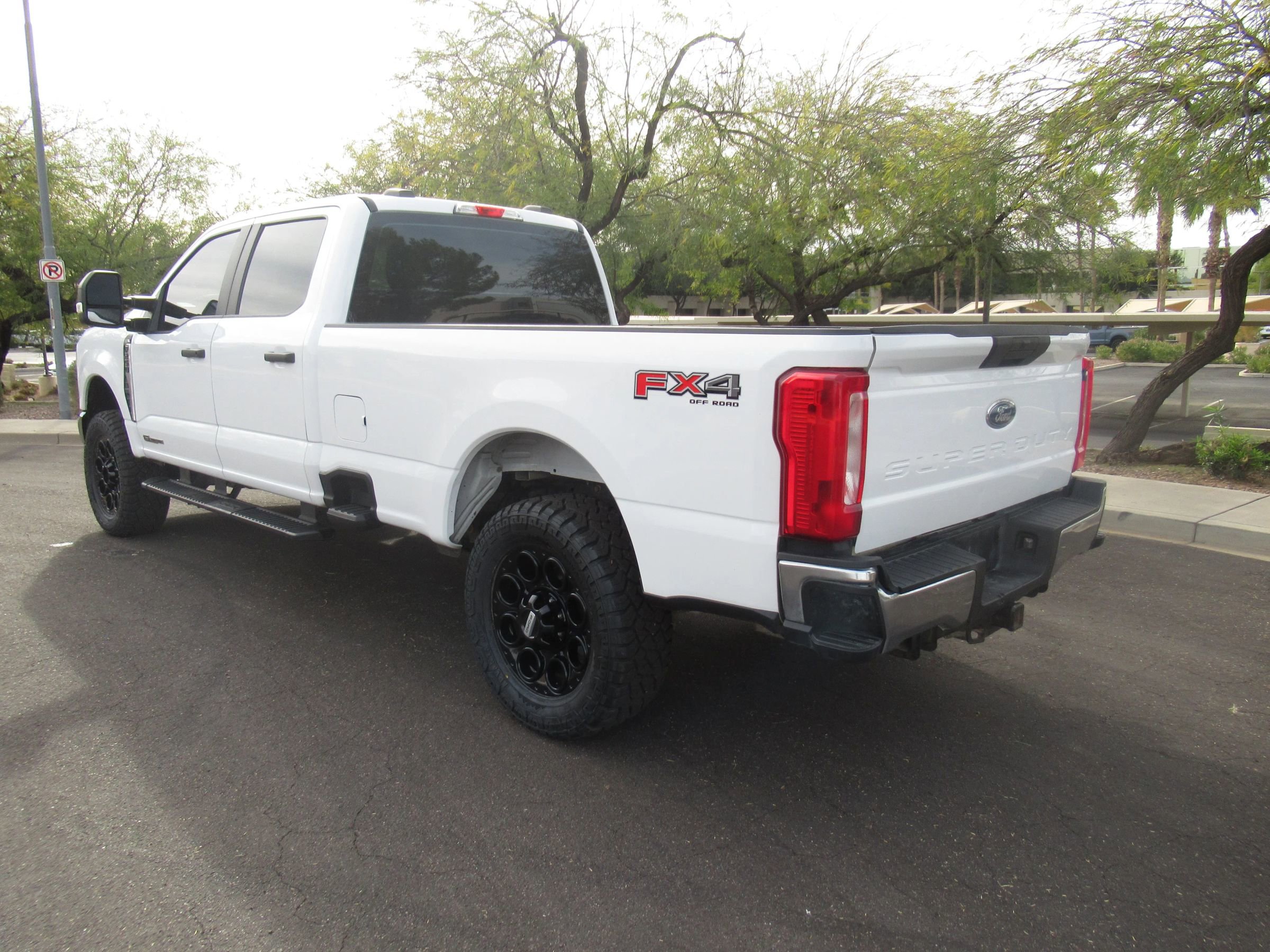 Used 2023 Ford F250 XL image 2