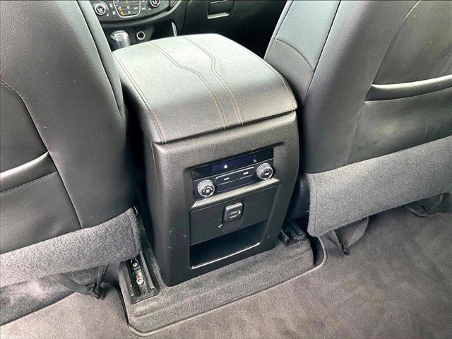 Used 2019 Chevrolet Traverse LT FWD image 27