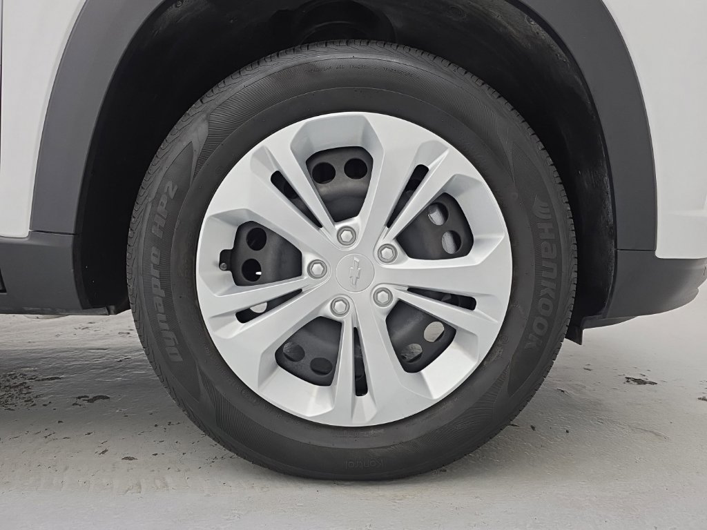 Used 2024 Chevrolet Trax LS FWD image 19