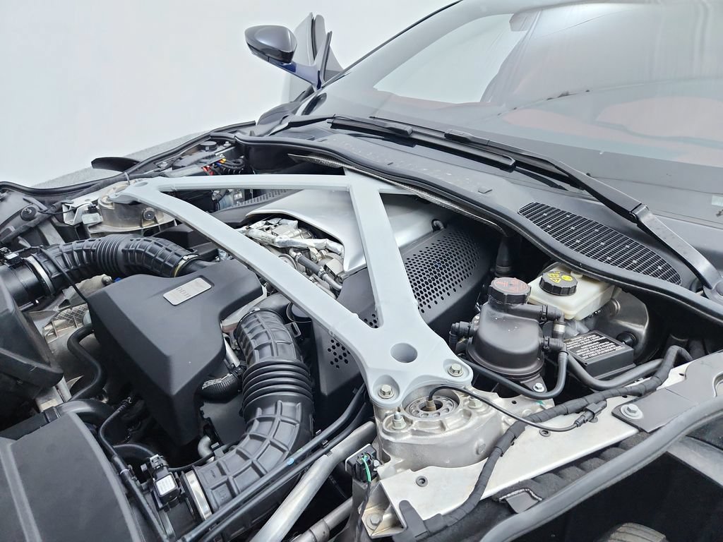 Used 2018 Aston Martin DB11 Coupe RWD image 13