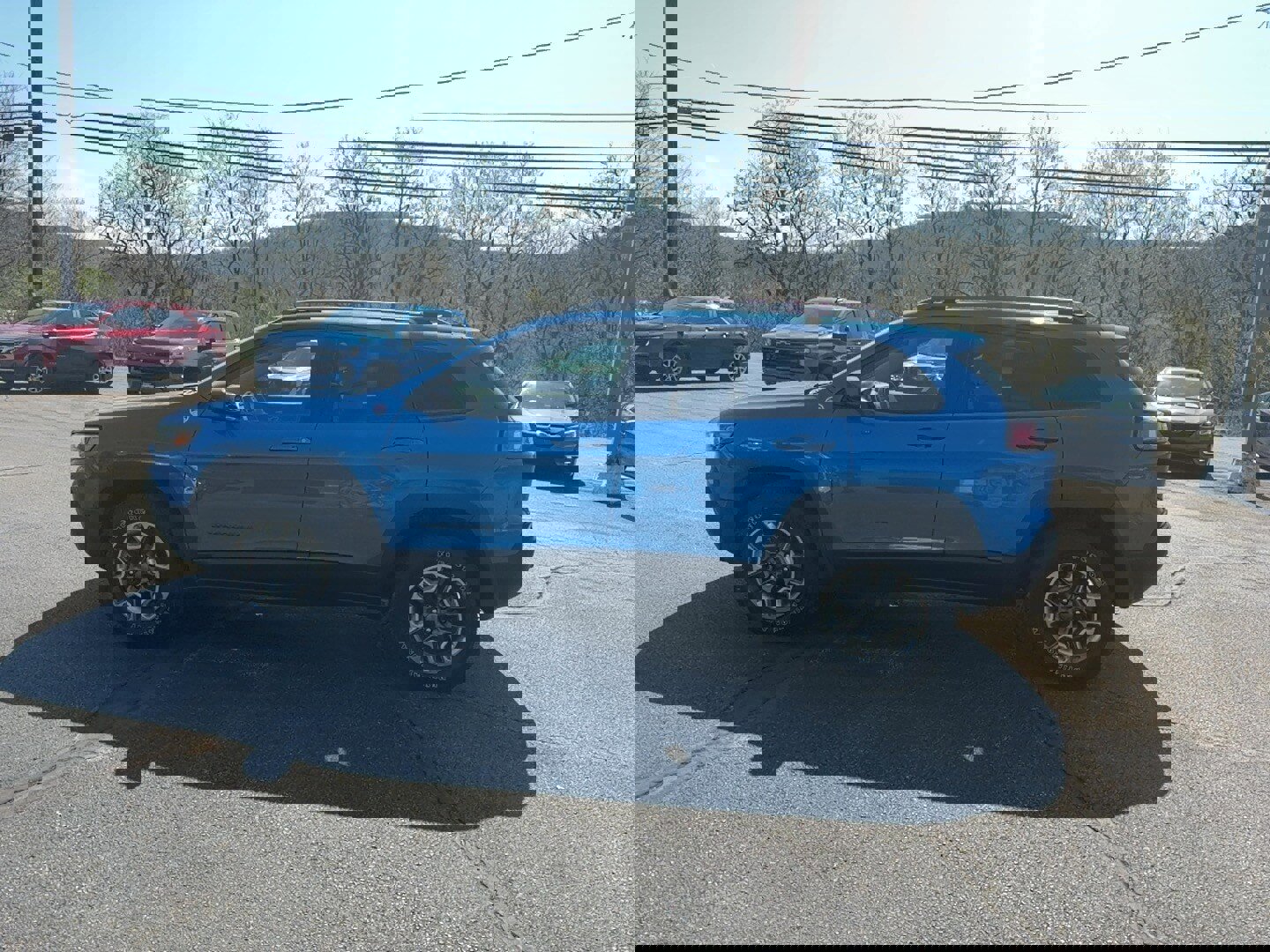 Used 2019 Jeep Cherokee Trailhawk image 8