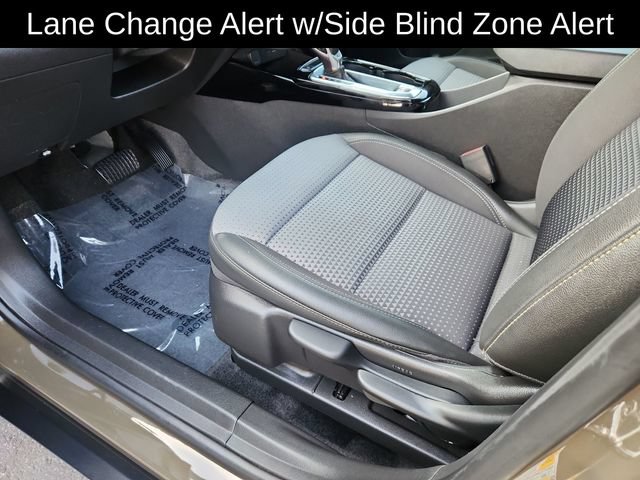 Used 2024 Chevrolet Trax LT w/ Driver Confidence Package FWD image 21