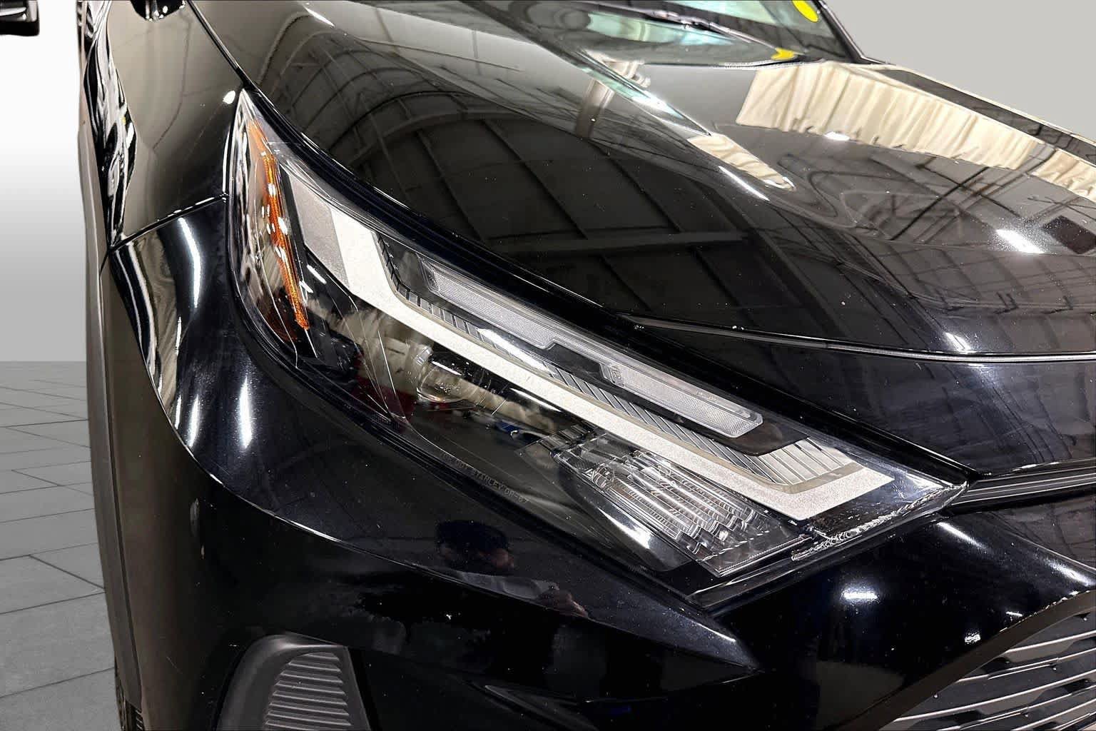 Used 2024 Toyota RAV4 LE AWD/4WD image 28
