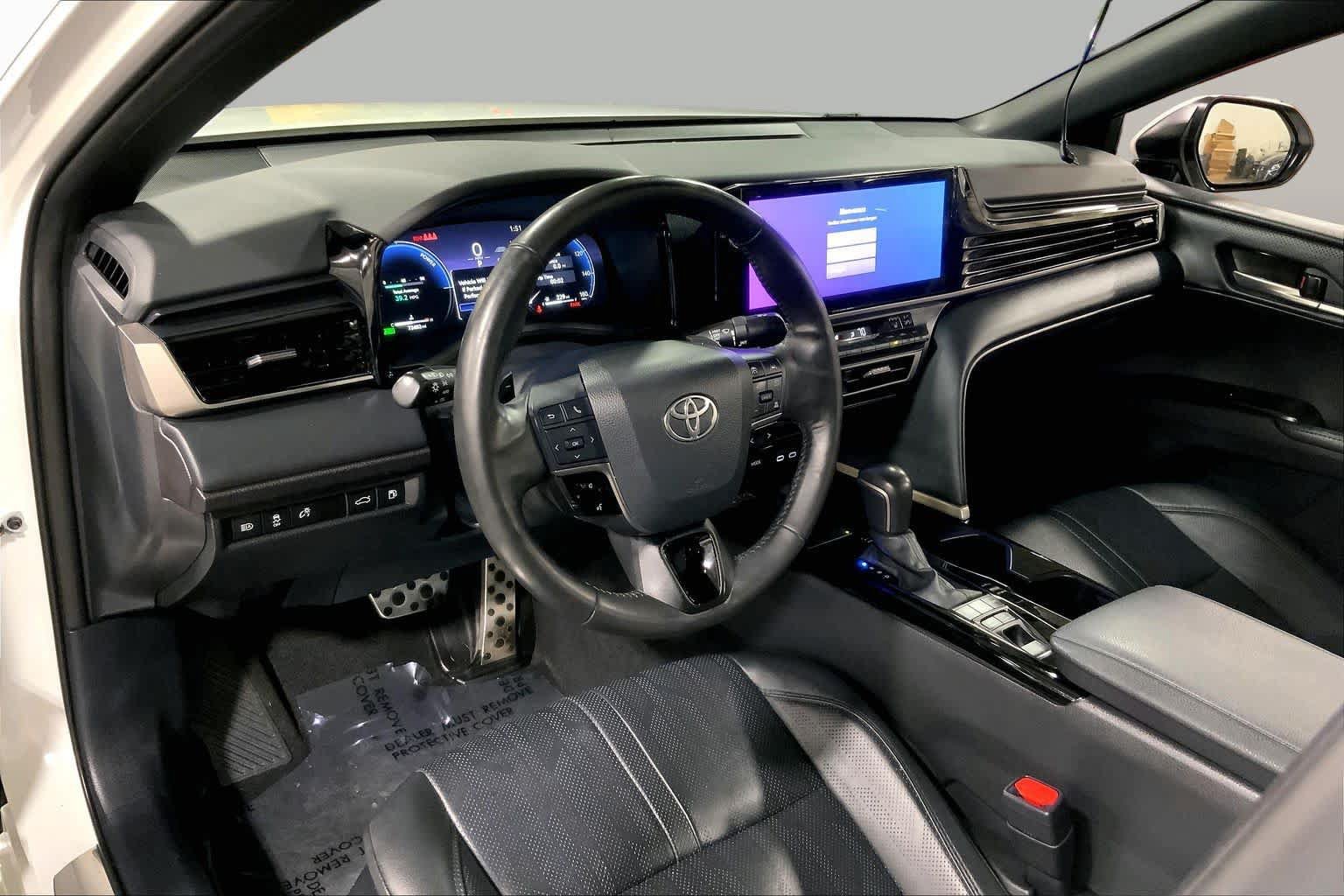 Used 2025 Toyota Camry XSE AWD/4WD image 18