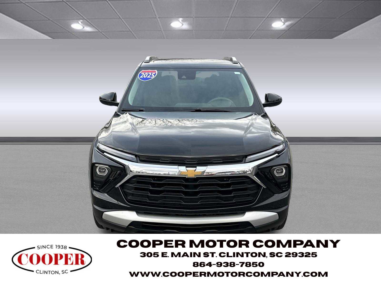 Used 2025 Chevrolet TrailBlazer LT image 2