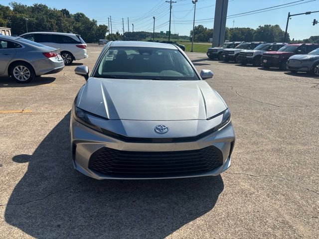 Used 2025 Toyota Camry LE FWD image 4