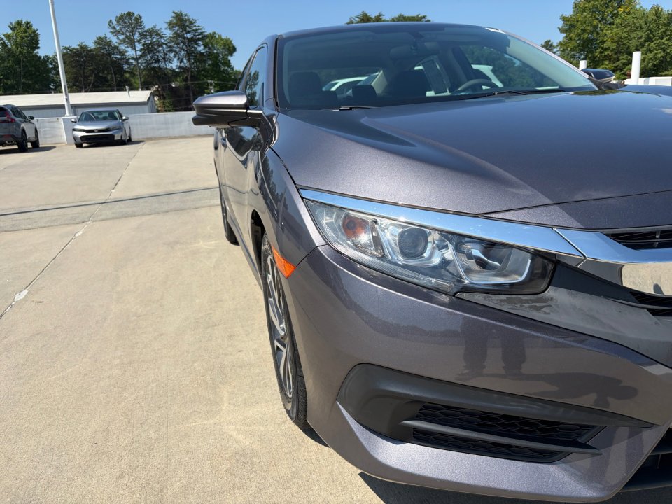Used 2018 Honda Civic EX image 28