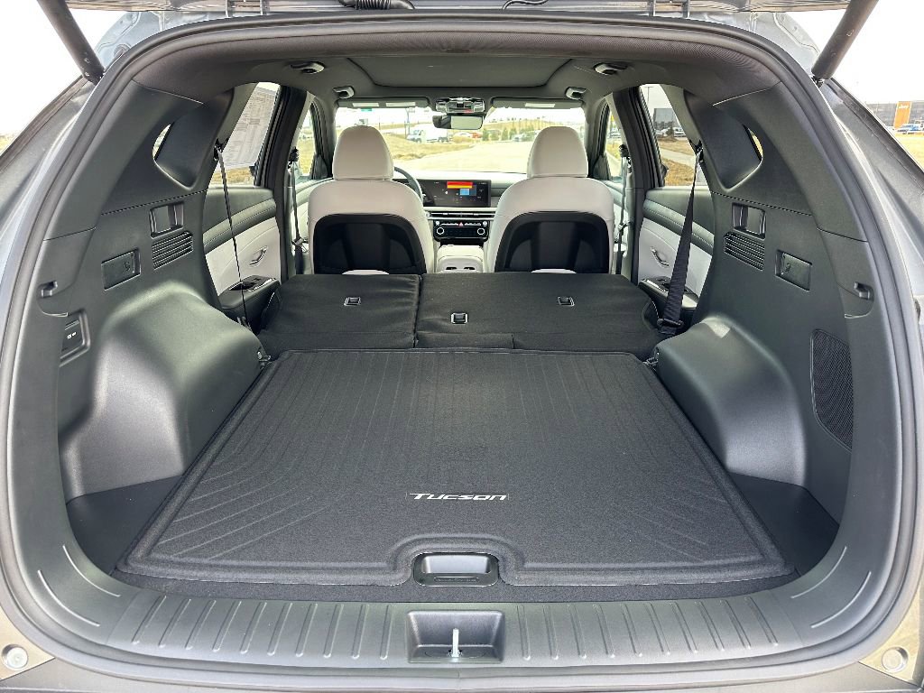 New 2025 Hyundai Tucson Limited image 8