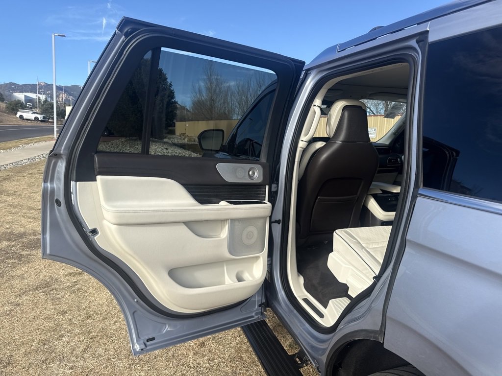 Certified 2024 Lincoln Navigator Black Label image 18