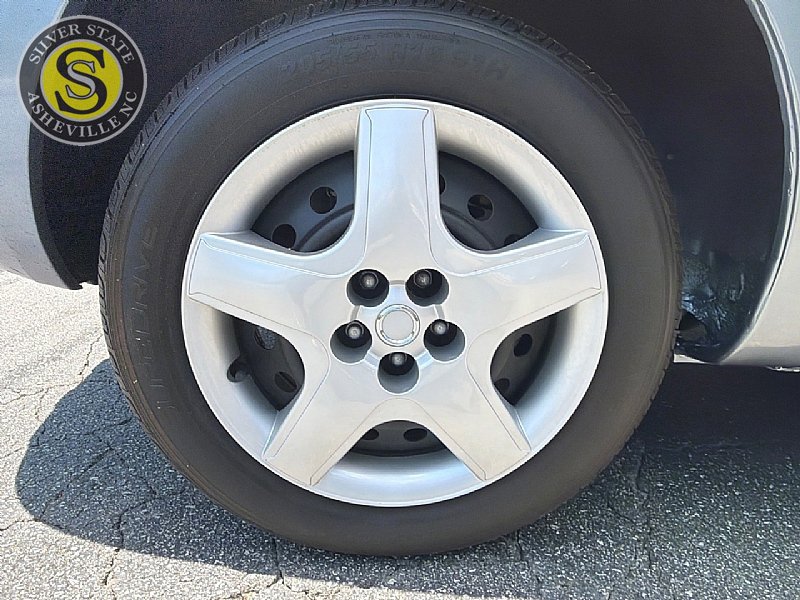 Used 2004 Toyota Matrix FWD image 9