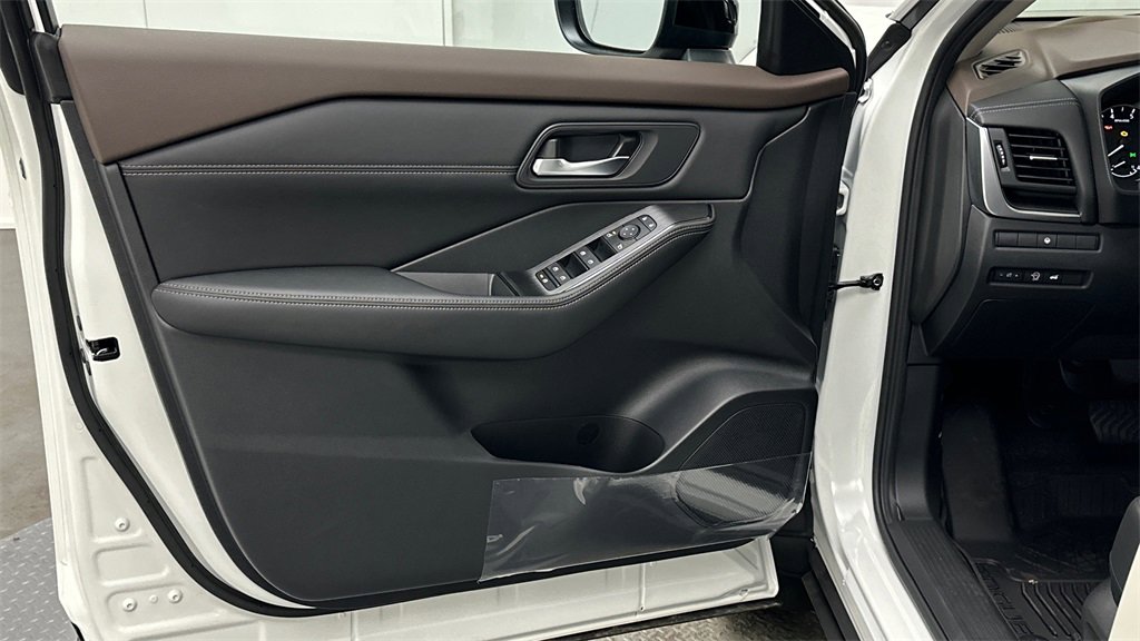 Certified 2023 Nissan Rogue SV w/ SV Premium B Package image 19