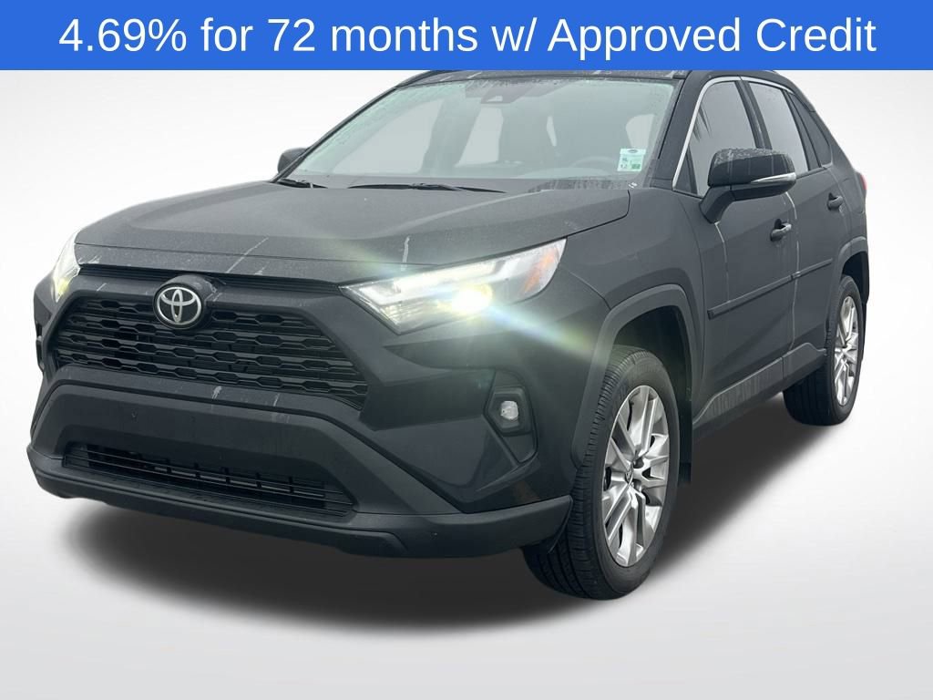 Used 2025 Toyota RAV4 XLE Premium image 5
