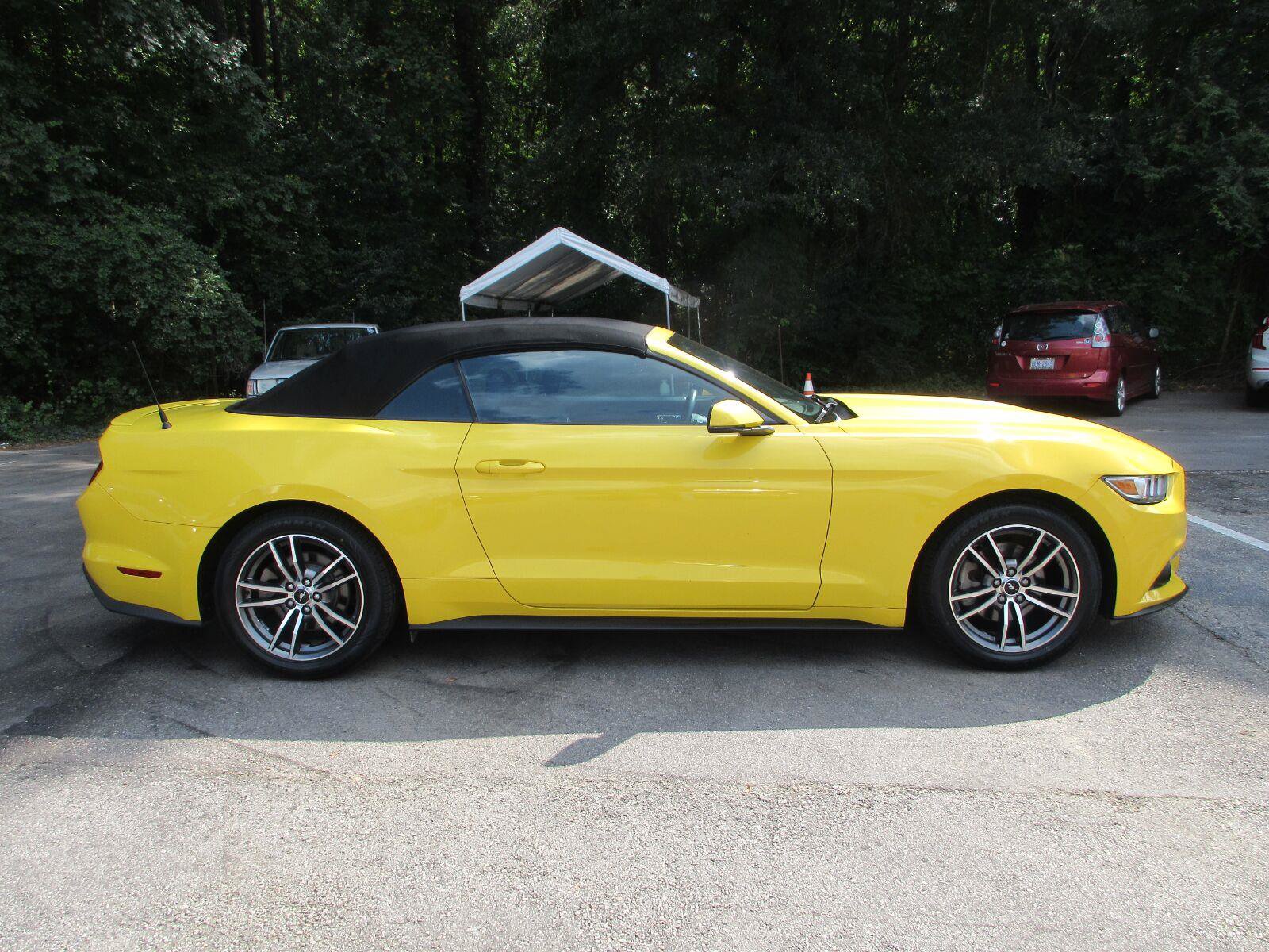 Used 2016 Ford Mustang Premium RWD image 4
