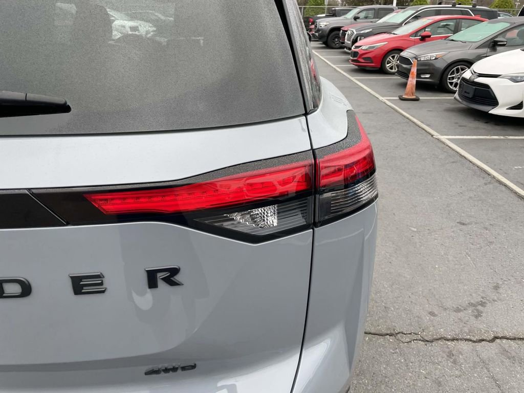 Used 2024 Nissan Pathfinder Rock Creek image 17