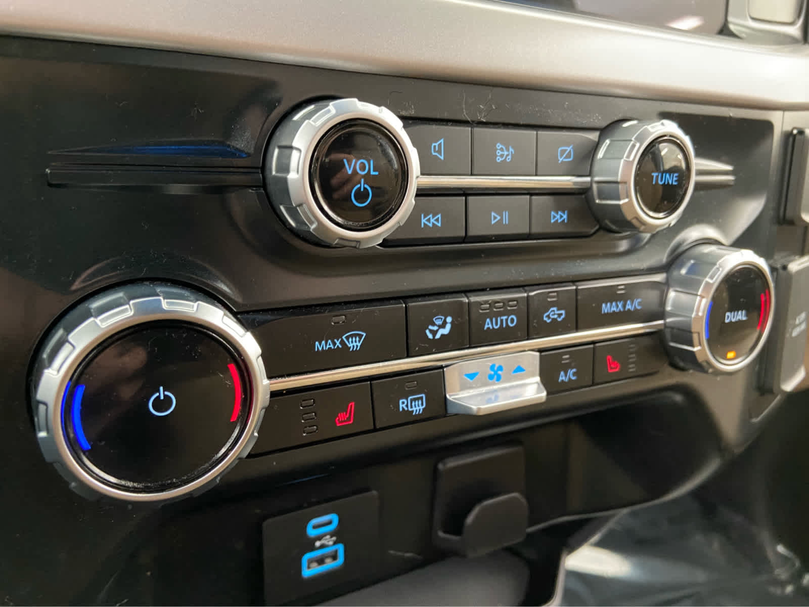 Used 2023 Ford F150 XLT w/ Equipment Group 302A High image 33