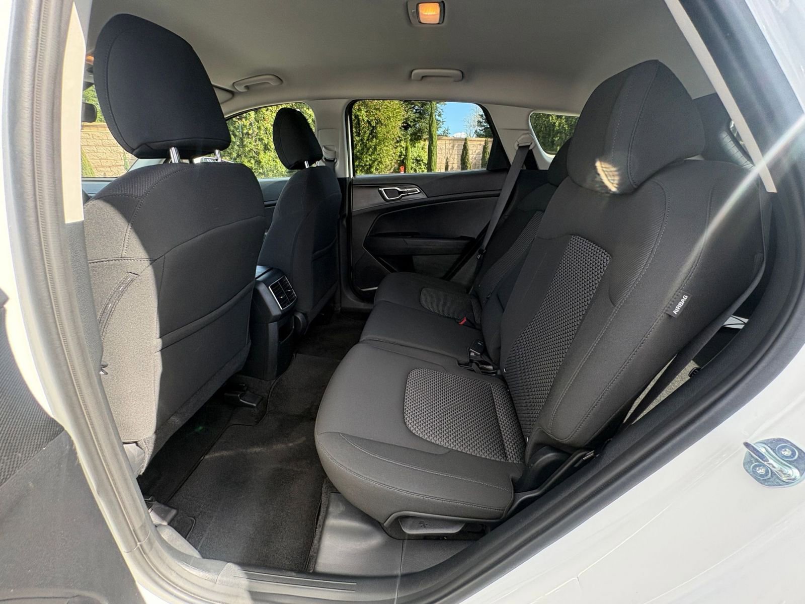 Used 2025 Kia Sportage LX image 23