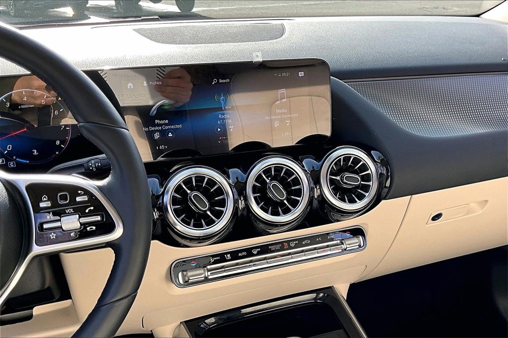 Certified 2022 Mercedes-Benz GLA 250 4MATIC image 6