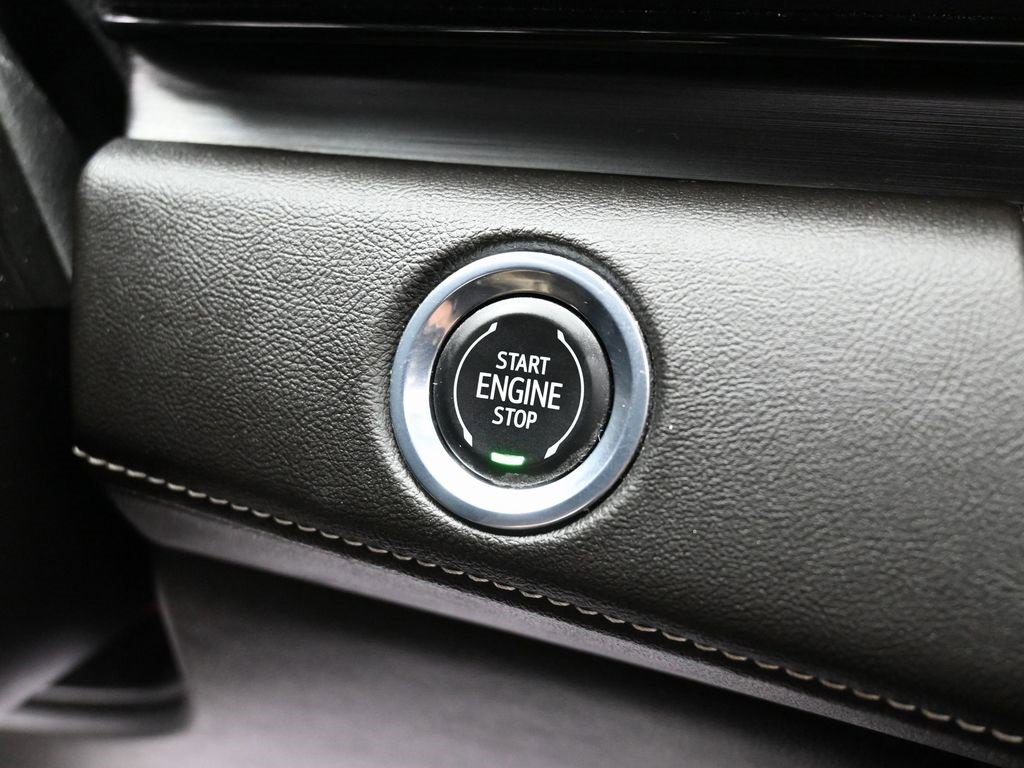 Used 2023 Cadillac Escalade ESV Premium Luxury image 21