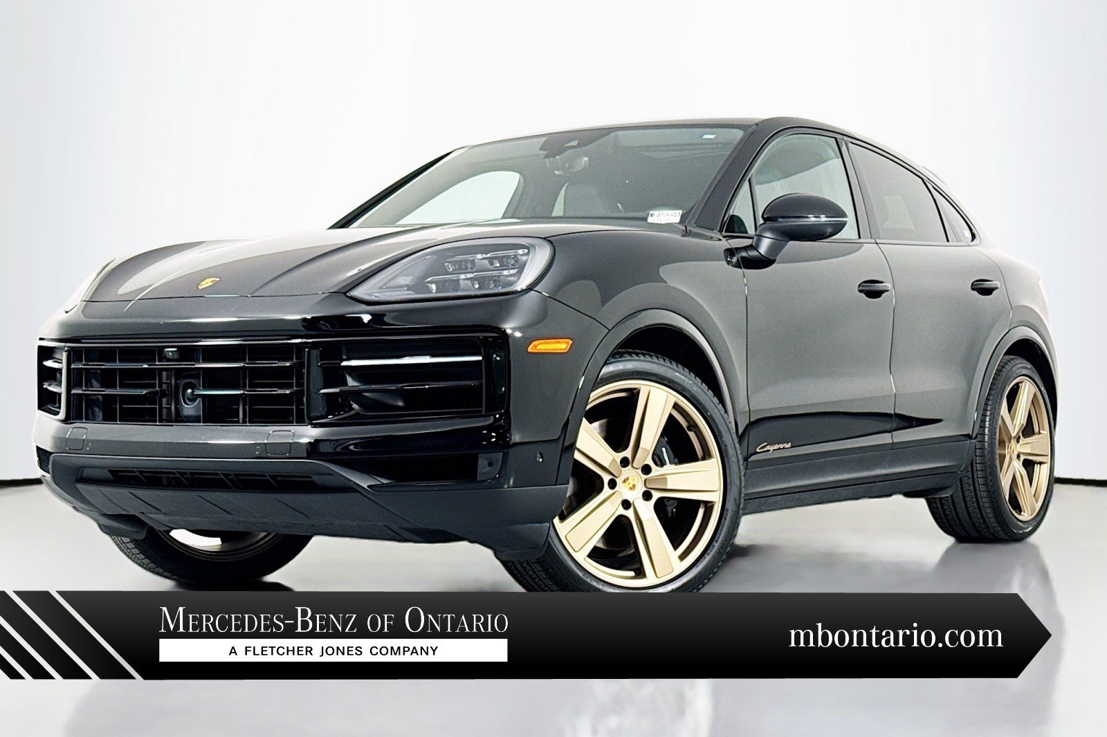 Used 2024 Porsche Cayenne Coupe AWD/4WD image 1