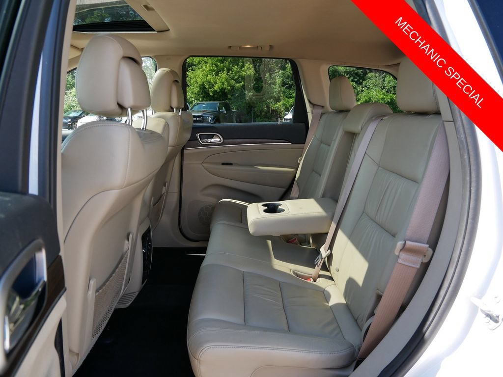 Used 2015 Jeep Grand Cherokee Limited w/ Trailer Tow Group IV AWD/4WD image 11