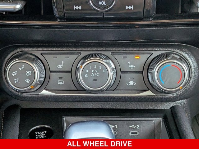 Certified 2025 Nissan Kicks SV w/ SV Premium Package AWD/4WD image 27