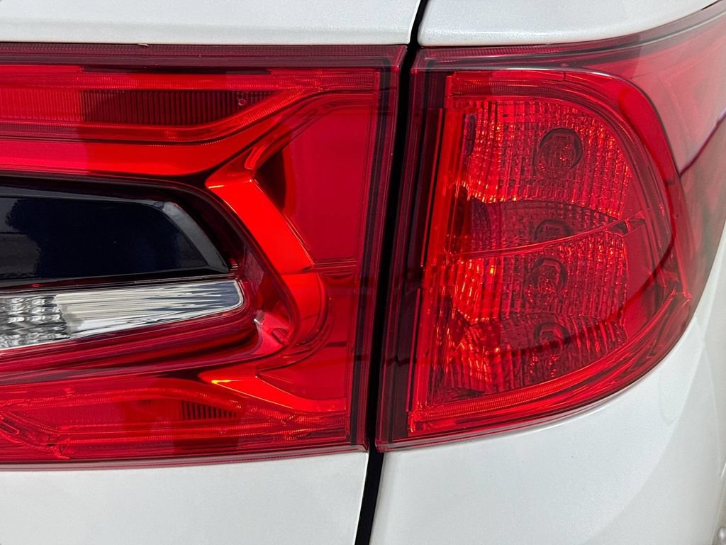 Used 2022 Honda Odyssey Elite image 37