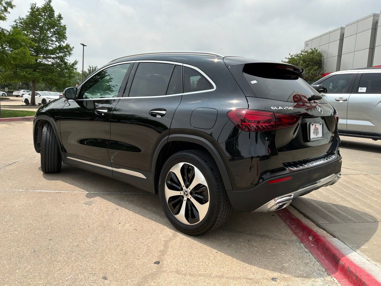 Used 2025 Mercedes-Benz GLA 250 image 8