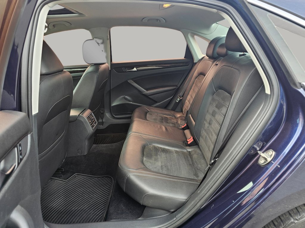 Used 2015 Volkswagen Passat TDI SEL Premium FWD image 22