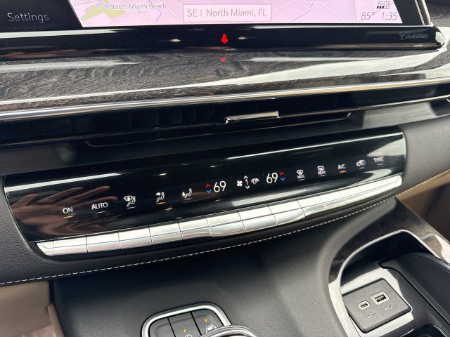 Used 2021 Cadillac Escalade Premium Luxury w/ Driver Assist Tech Package AWD/4WD image 19
